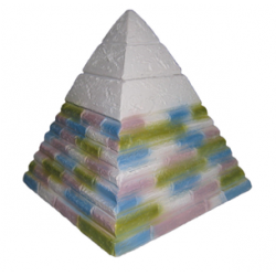 Piramide egipcia Naif